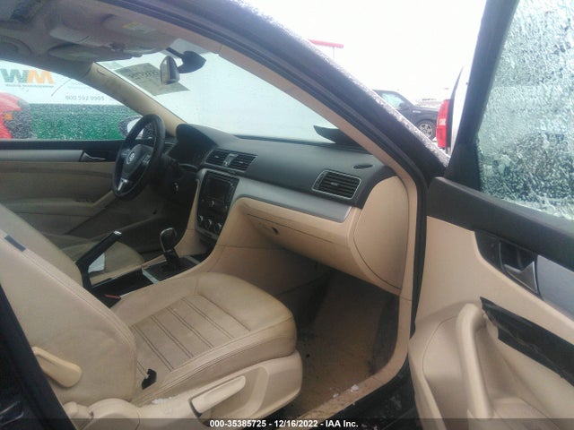 1VWBM7A3XCC082947 Volkswagen Passat Se W/sunroof & Nav