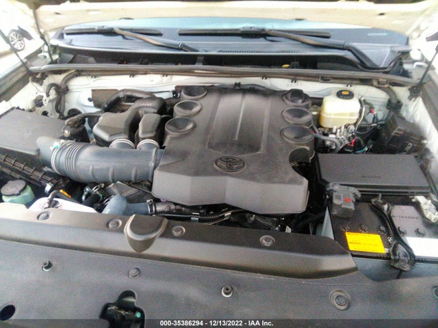 2020 Toyota 4Runner, VIN: JTEBU5JR3L5771577