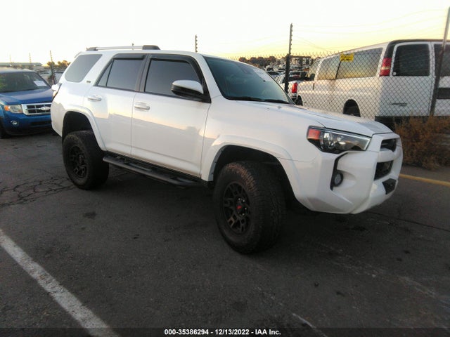 2020 Toyota 4Runner, VIN: JTEBU5JR3L5771577