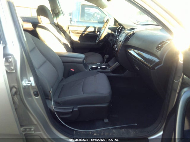2013 KIA SORENTO LX VIN: 5XYKT3A68DG423610