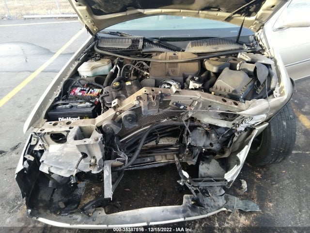 Lincoln Town Car 2010 2LNBL8CV3AX618806 Image 11