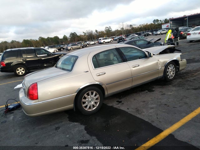 Lincoln Town Car 2010 2LNBL8CV3AX618806 Image 5