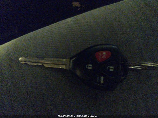35389351 :رقم المزاد ، 1NXBU4EE1AZ323276 vin ، 2010 Toyota Corolla مزاد بيع