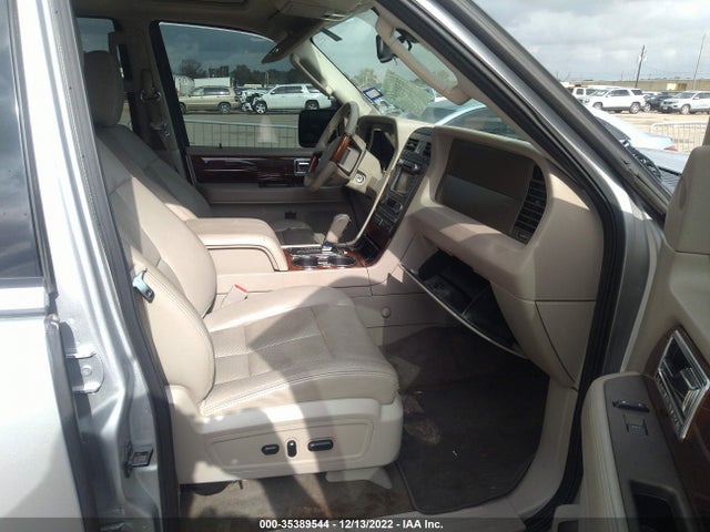 Lincoln Navigator 2011 5LMJJ2H50BEJ07075 Image 5