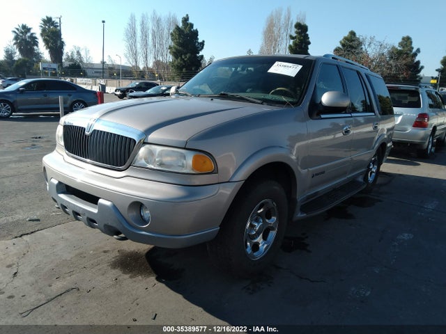 Lincoln Navigator 2001 5LMFU28A31LJ01453 Image 2