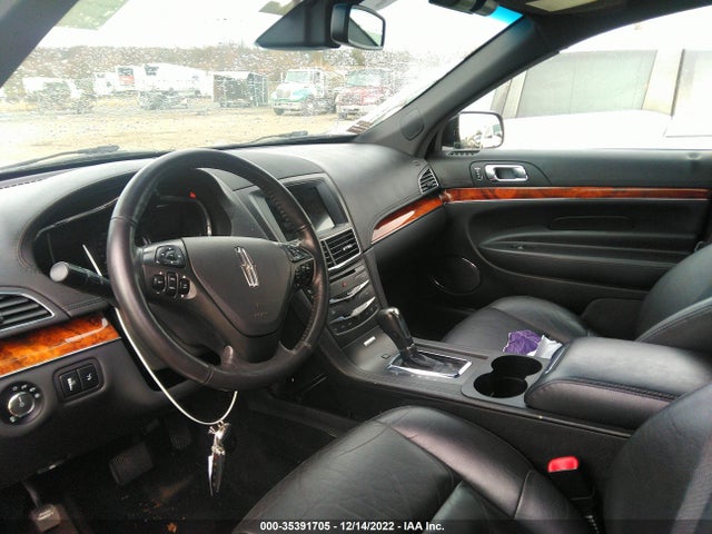 Lincoln MKT 2016 2LMHJ5NK9GBL00751 Image 5
