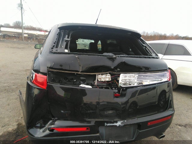Lincoln MKT 2016 2LMHJ5NK9GBL00751 Image 6