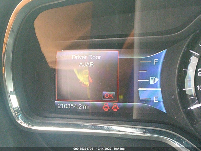 Lincoln MKT 2016 2LMHJ5NK9GBL00751 Image 7