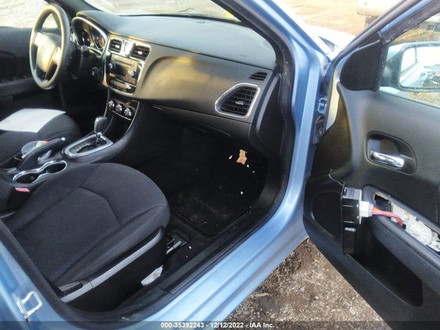 1C3CCBAB1EN206121 Chrysler 200 LX