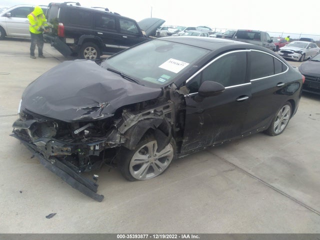 Chevrolet Cruze Premier 2018 1G1BF5SM3J7175073 Image 2