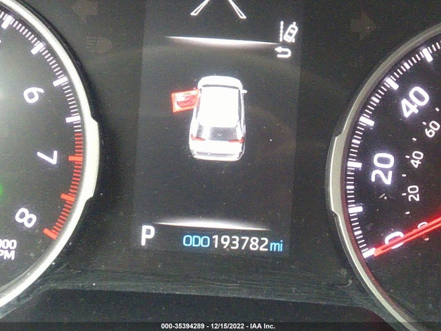 2019 Toyota RAV4, VIN: JTMW1RFV0KD038063