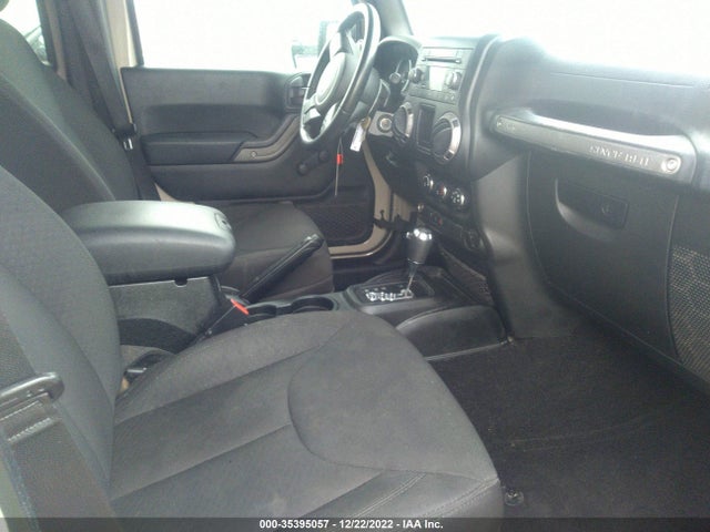 2017 Jeep Wrangler, VIN: 1C4BJWDG2HL720541