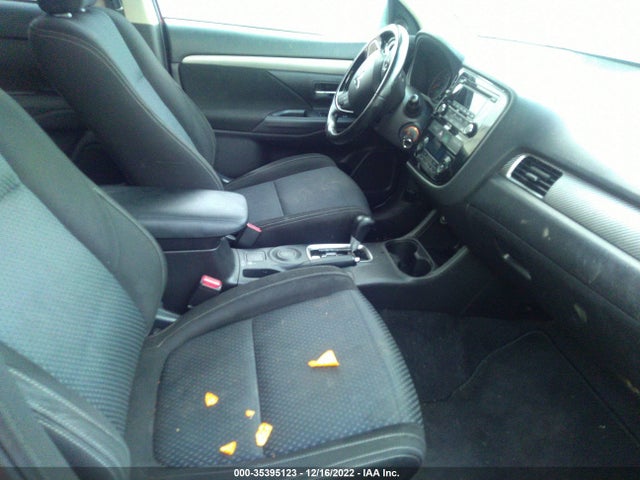 2016 MITSUBISHI OUTLANDER ES VIN: JA4AD2A30GZ000173