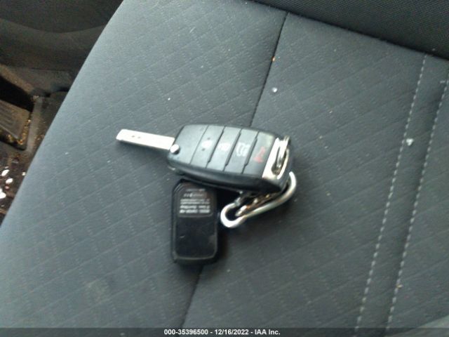 5XYPGDA55GG160892 KIA SORENTO LX