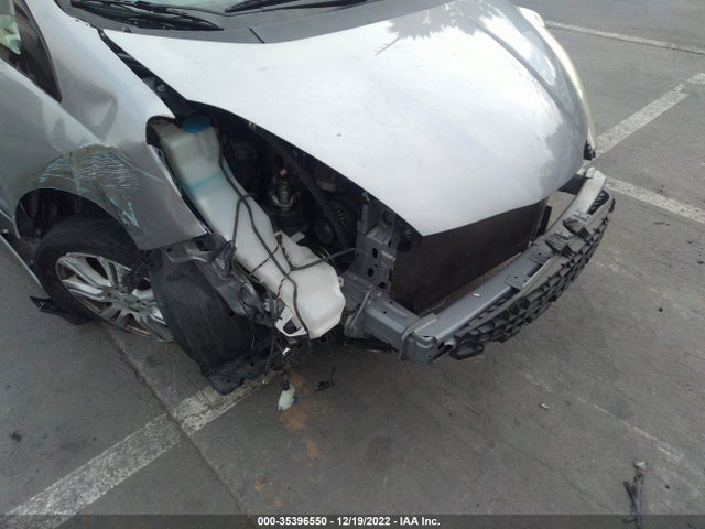 2010 HONDA FIT SPORT VIN: JHMGE8H41AC033495