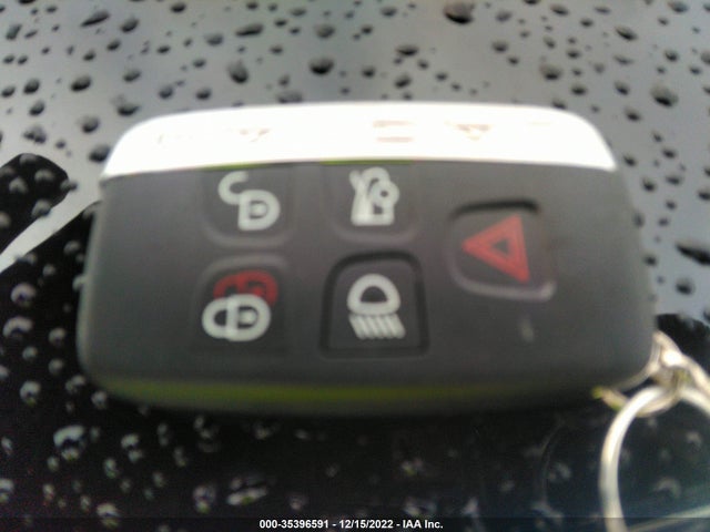 Jaguar XJ 2016 SAJWJ1CD7G8W02063 Image 3