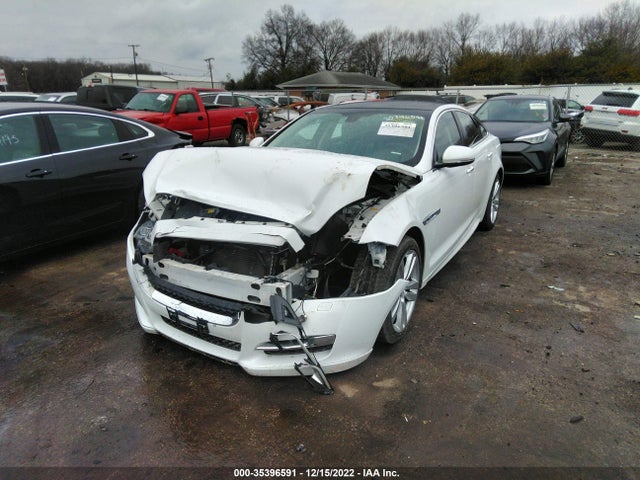 Jaguar XJ 2016 SAJWJ1CD7G8W02063 Image 2