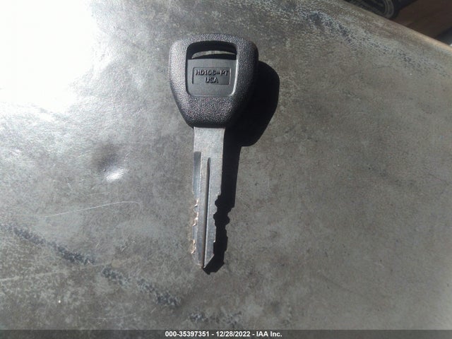 1999 HONDA ACCORD SDN LX VIN: 1HGCG5641XA070273