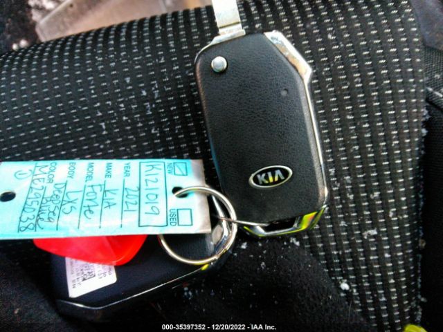 3KPF24AD3ME295038 KIA Forte Lxs