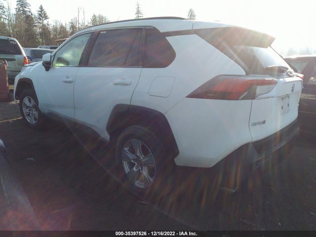 2021 TOYOTA RAV4 XLE VIN: 2T3P1RFV3MW214761