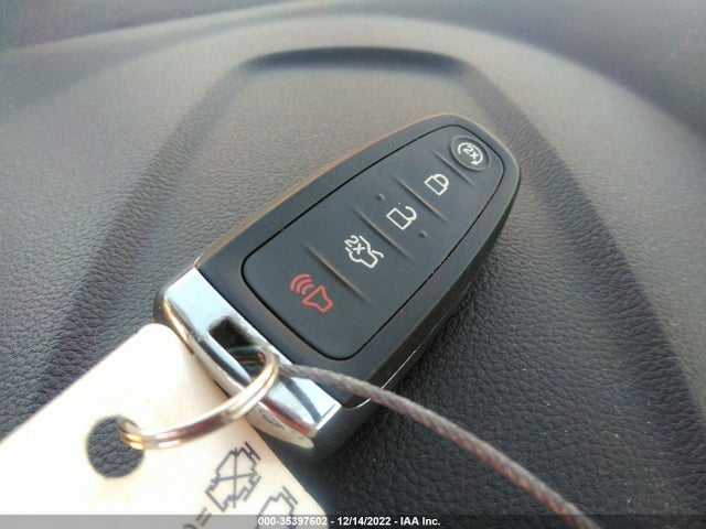 2016 Ford Escape, VIN: 1FMCU0JX4GUB23215