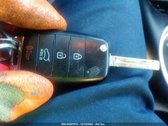 KNDJN2A26F7174236 KIA Soul Base