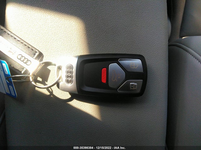2021 Audi A4, VIN: WAUABAF49MN012121