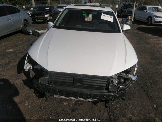2021 Audi A4, VIN: WAUABAF49MN012121