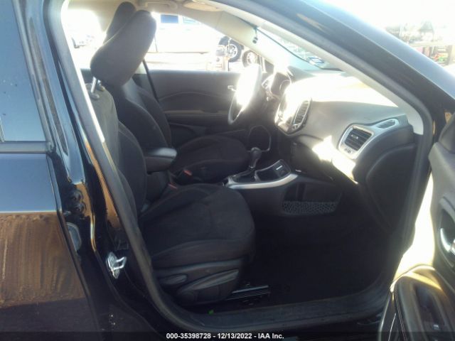 3C4NJCAB2JT319005 Jeep Compass Sport