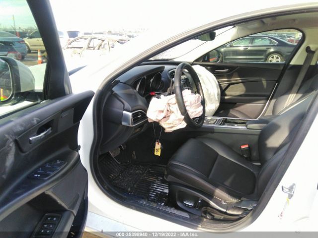 SAJAJ4FXXKCP50618 Jaguar Xe 25t Premium