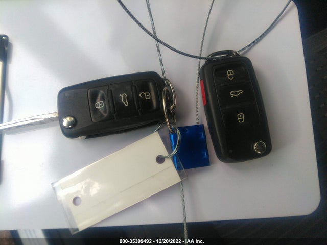 2012 VOLKSWAGEN BEETLE 2.0T TURBO VIN: 3VWV67AT4CM656142