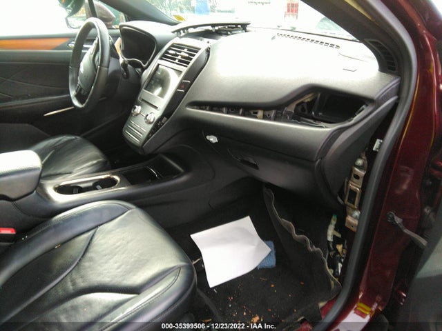 2016 Lincoln MKC, VIN: 5LMCJ3D90GUJ20896
