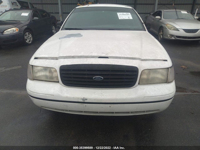 2000 FORD CROWN VICTORIA POLICE PKG POLICE INTERCEPTOR VIN: 2FAFP71W1YX104937