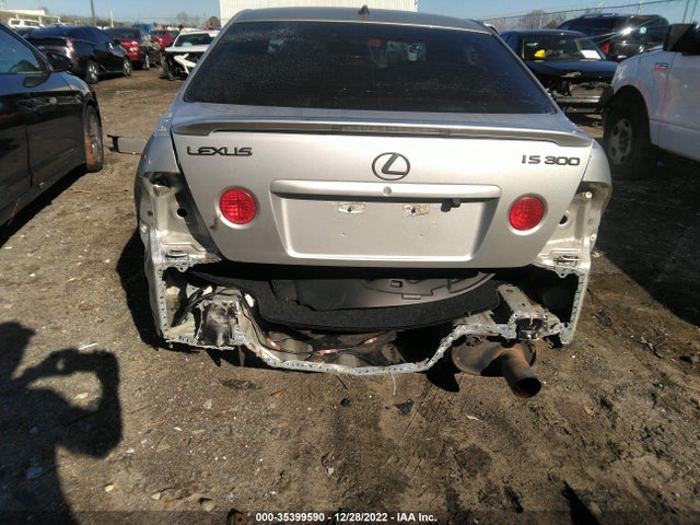 Lexus IS 300 2002 JTHBD192020056531 Image 8