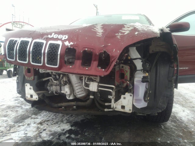 2019 Jeep Cherokee, VIN: 1C4PJLCB3KD325960