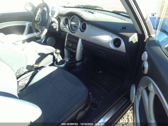 Mini COOPER HARDTOP 2004 WMWRC334X4TC50977 Image 6