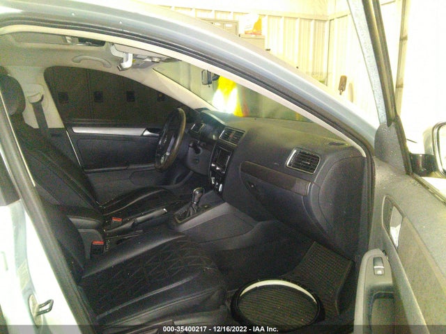 3VWLL7AJ5DM385933 Volkswagen Jetta Sedan Tdi W/premium/nav