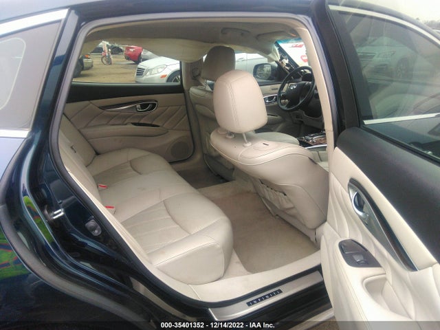 2017 Infiniti Q70, VIN: JN1BY1PR6HM210752