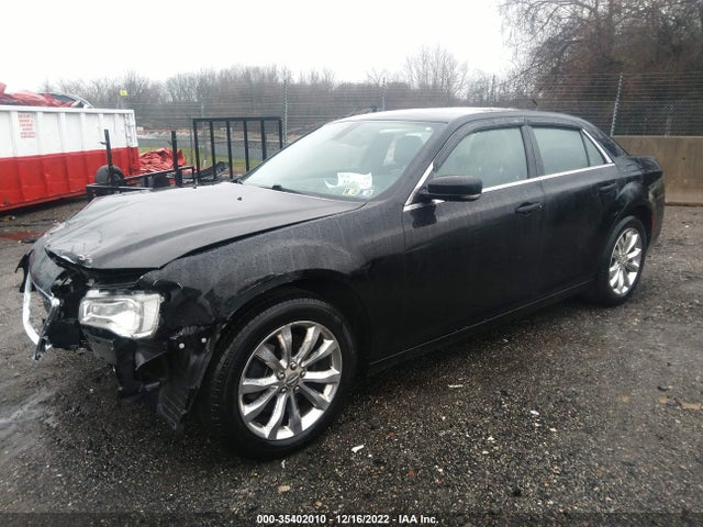 Chrysler 300 2015 2C3CCARG9FH923208 Image 2