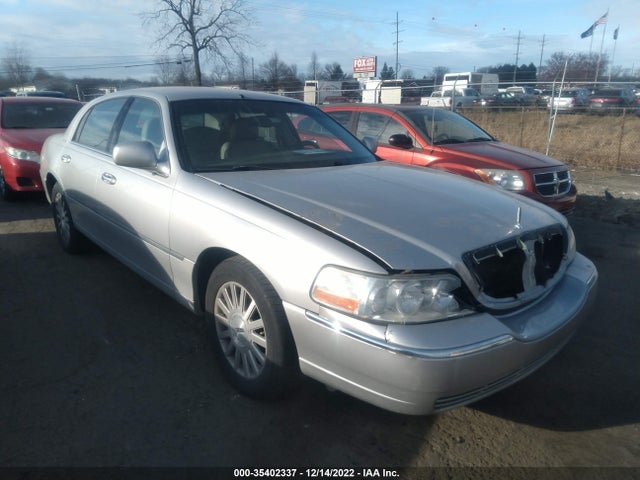 Lincoln Town Car Signature 2004 1LNHM81W34Y606873 zdjęcie główne