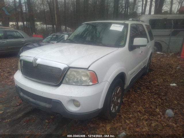 Lincoln Navigator 2003 5LMFU28R23LJ26935 Image 2