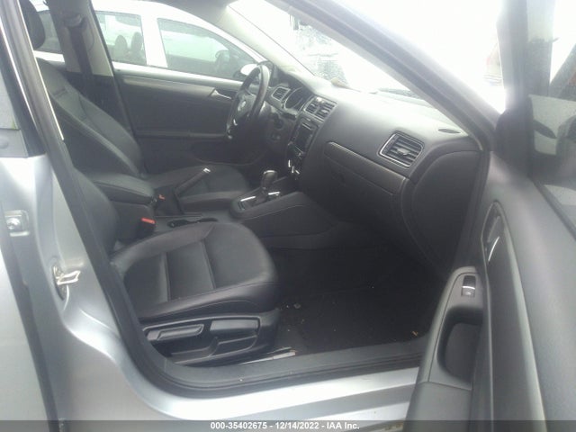 3VWLA7AJ5FM335641 Volkswagen Jetta Sedan 2.0l Tdi Se