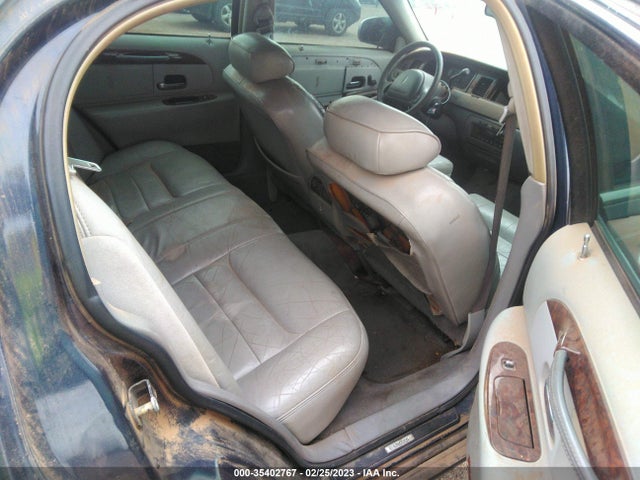 Lincoln Town Car Executive 2001 1LNHM81W21Y658328 Image 6