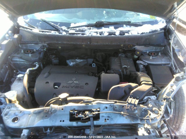 JA4AR3AW6JU001978 Mitsubishi Outlander Sport Se 2.4