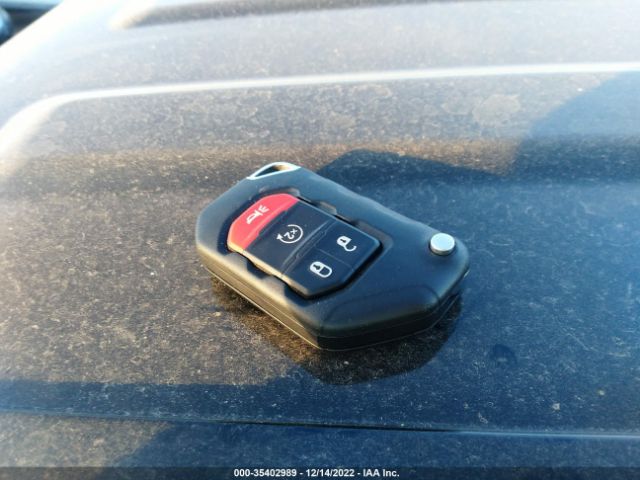 1C4HJXEN5JW221668 Jeep Wrangler Unlimited Sahara