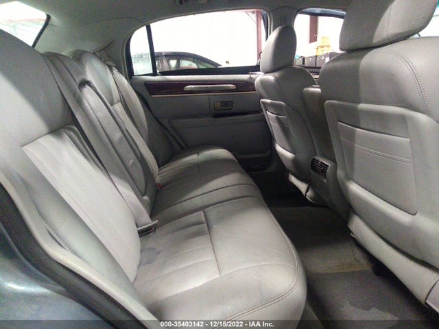 2004 LINCOLN TOWN CAR SIGNATURE VIN: 1LNHM81W24Y618075