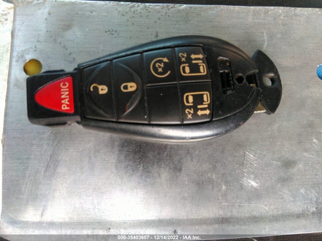 Volkswagen Routan 2009 2V8HW34109R543684 Image 3