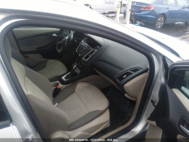 1FADP3F22EL419129 Ford FOCUS SE