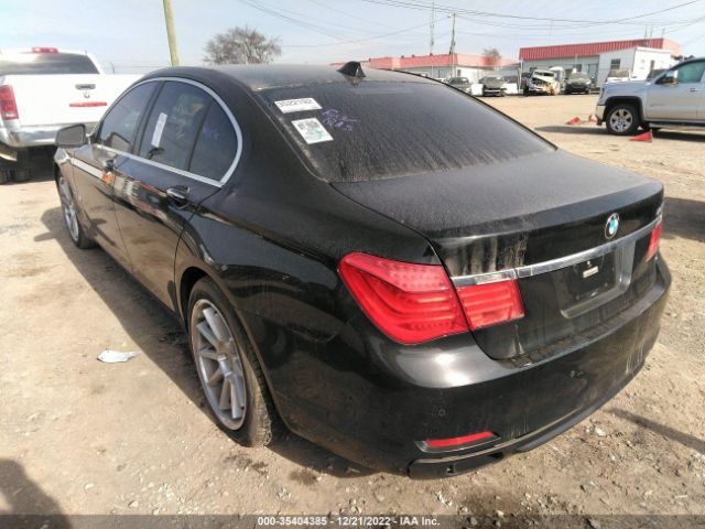 2011 BMW 740I WBAKA4C55BC612634 Photo 2