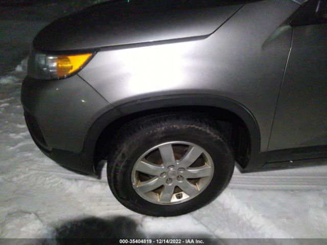 5XYKT3A14BG173428 KIA SORENTO LX